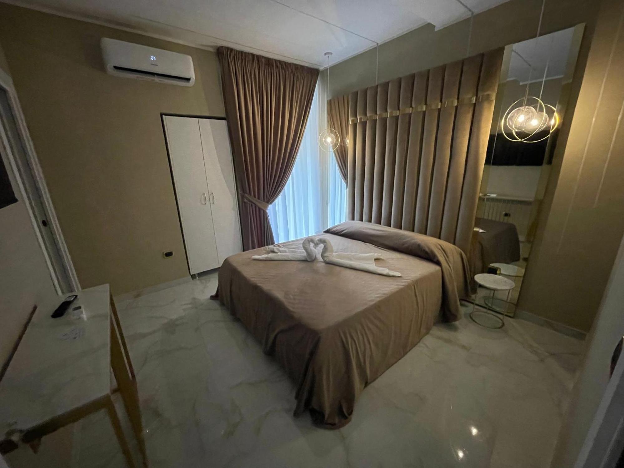 Al Binario Di Napoli Bed & Breakfast Eksteriør bilde