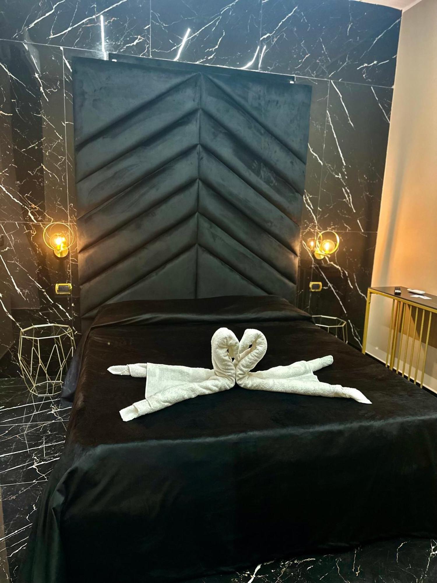 Al Binario Di Napoli Bed & Breakfast Eksteriør bilde