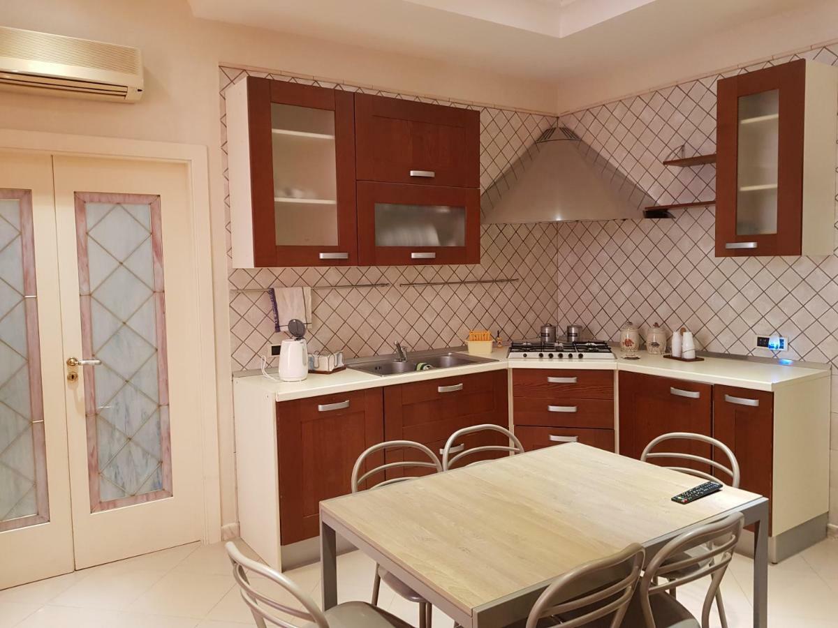 Al Binario Di Napoli Bed & Breakfast Eksteriør bilde