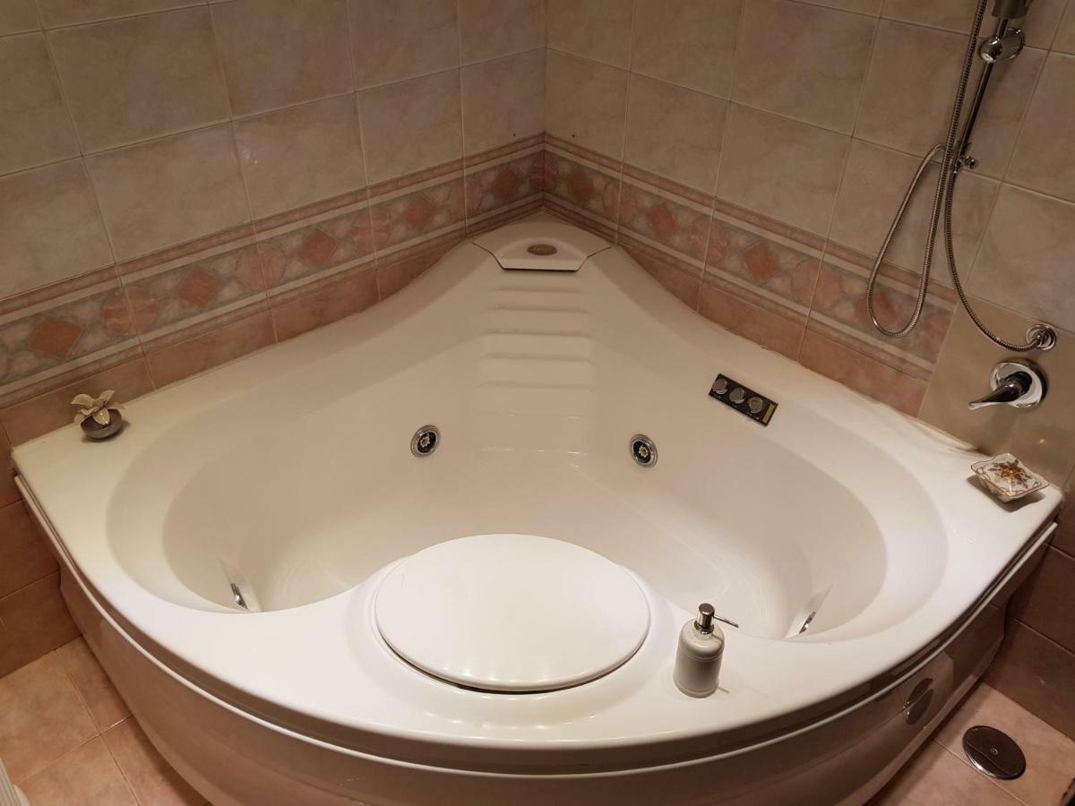 Al Binario Di Napoli Bed & Breakfast Eksteriør bilde