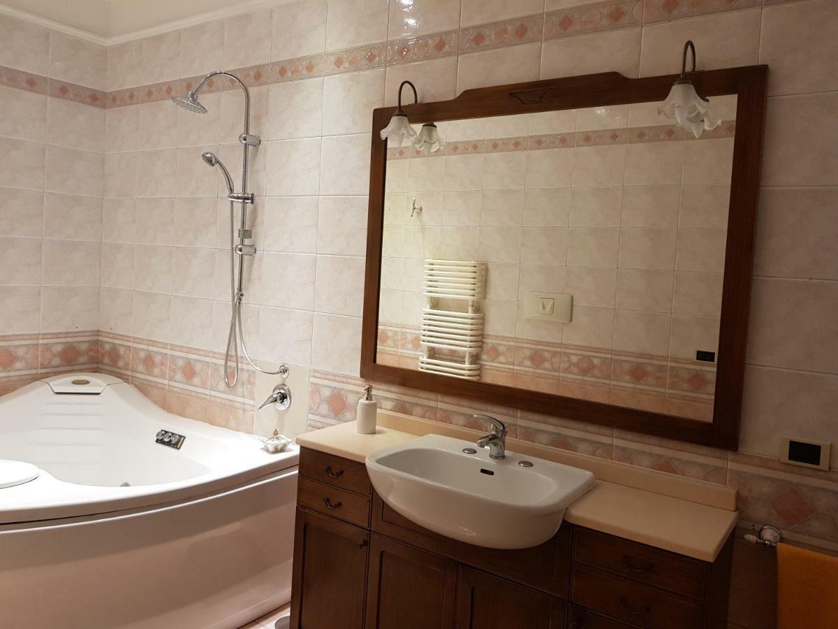 Al Binario Di Napoli Bed & Breakfast Eksteriør bilde